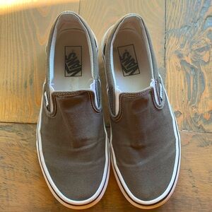 Vans Classic slip on skate shoe, EUC, grey, W’s 8.5/M’s 7